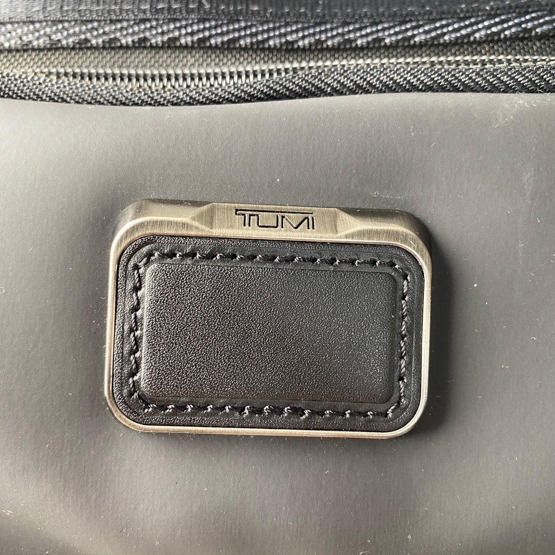 新品同様 トゥミ TUMI メンズ ALPHA BRAVO デトリックバックパック リュック ポーチ付き