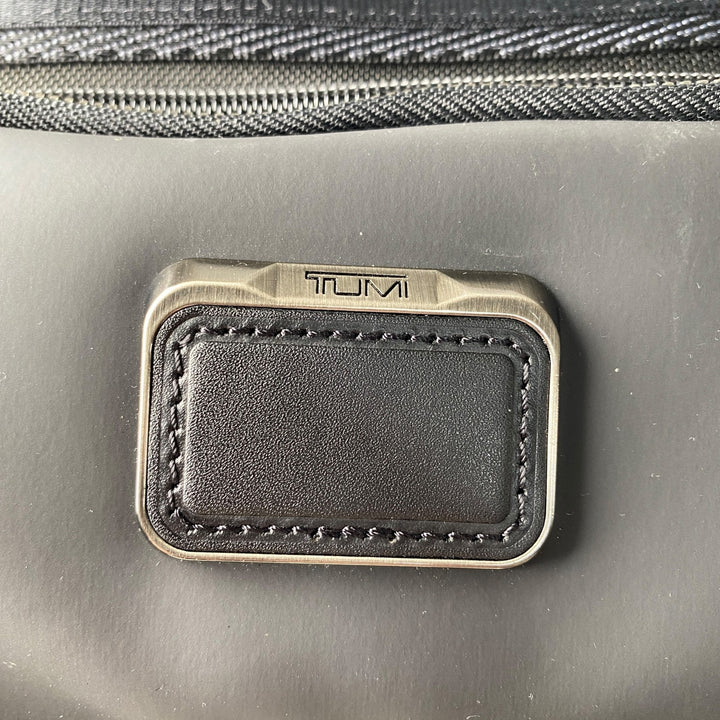 新品同様 トゥミ TUMI メンズ ALPHA BRAVO デトリックバックパック リュック ポーチ付き
