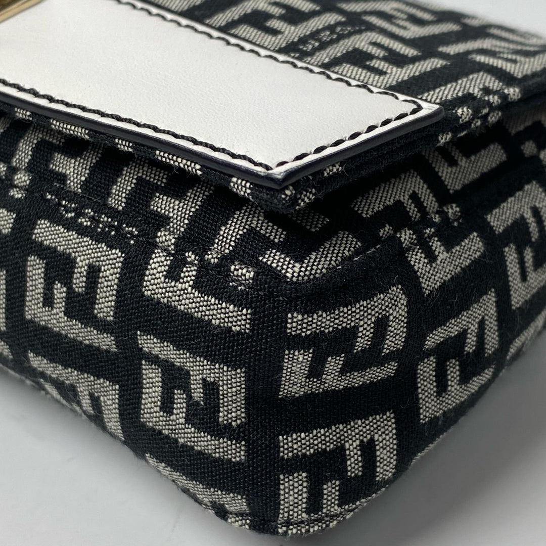 未使用 フェンディ FENDI ズッカ柄 ミニハンドバッグ キャンバス レザー レディース