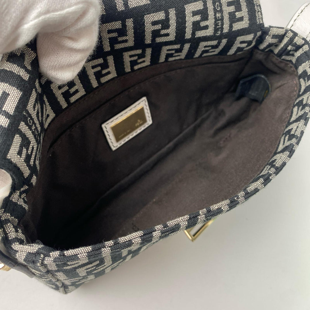 未使用 フェンディ FENDI ズッカ柄 ミニハンドバッグ キャンバス レザー レディース