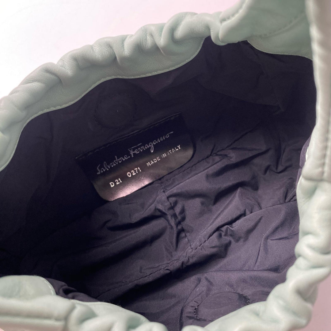 美品 サルヴァトーレフェラガモ Ferragamo レディース ワンショルダー ミニ ハンドバッグ ミントグリーン