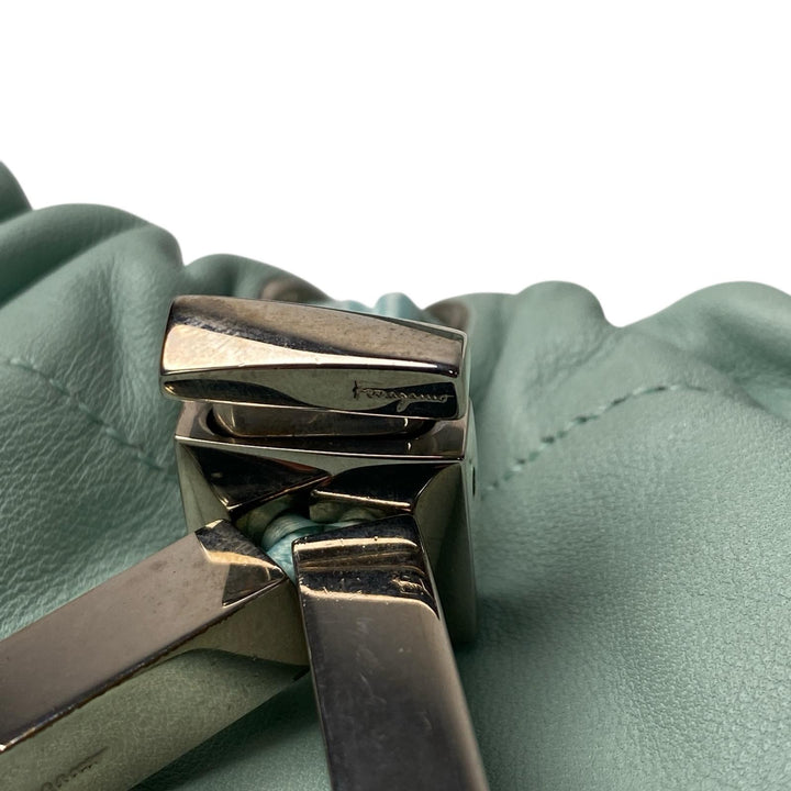 美品 サルヴァトーレフェラガモ Ferragamo レディース ワンショルダー ミニ ハンドバッグ ミントグリーン