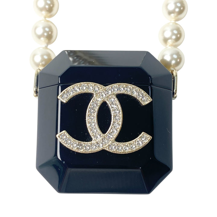 未使用 シャネル CHANEL レディース フェイクパール AirPodsケース ショルダー B21 AB6425