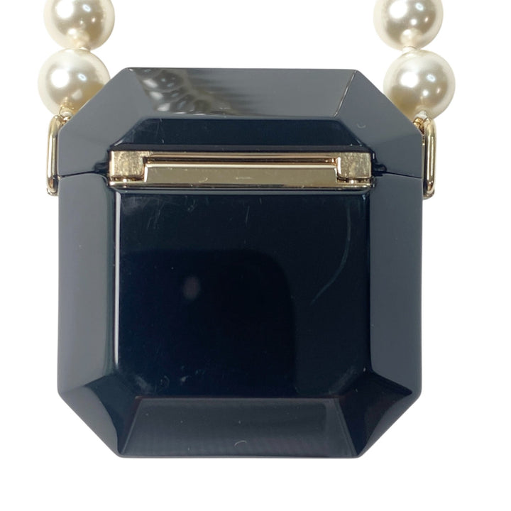 未使用 シャネル CHANEL レディース フェイクパール AirPodsケース ショルダー B21 AB6425