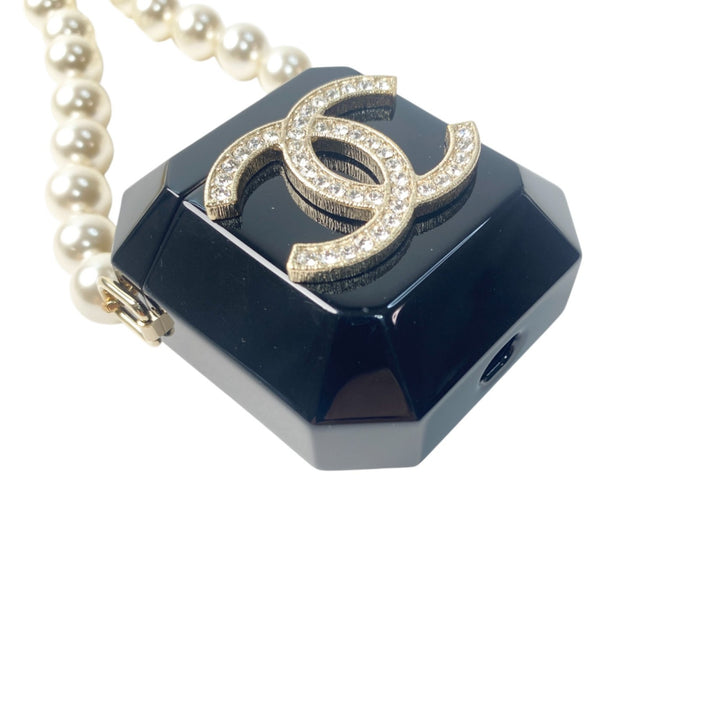 未使用 シャネル CHANEL レディース フェイクパール AirPodsケース ショルダー B21 AB6425
