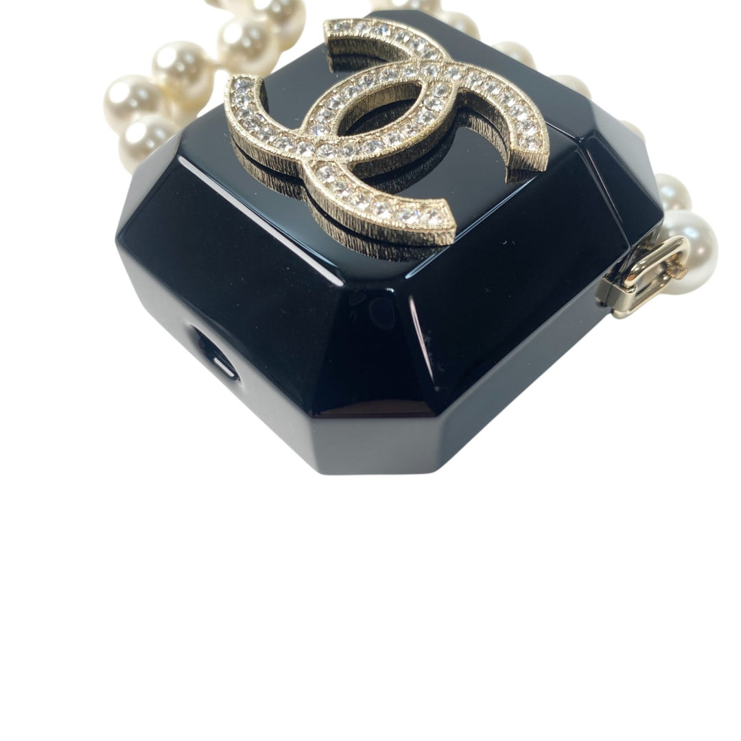 未使用 シャネル CHANEL レディース フェイクパール AirPodsケース ショルダー B21 AB6425
