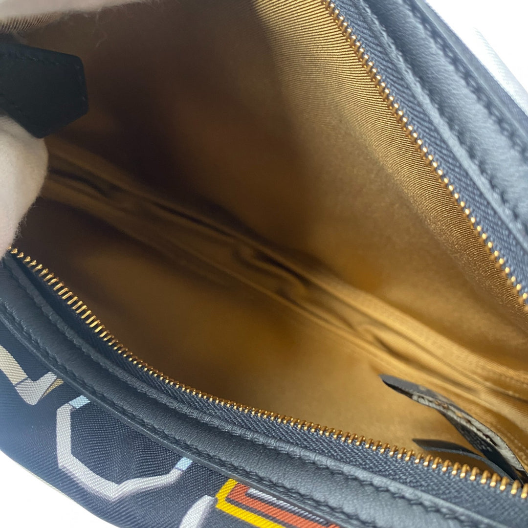 未使用 エルメス HERMES レディース シュルソワ トゥーゴー ポーチ W刻印 箱付き 斜めがけ クロスボディ