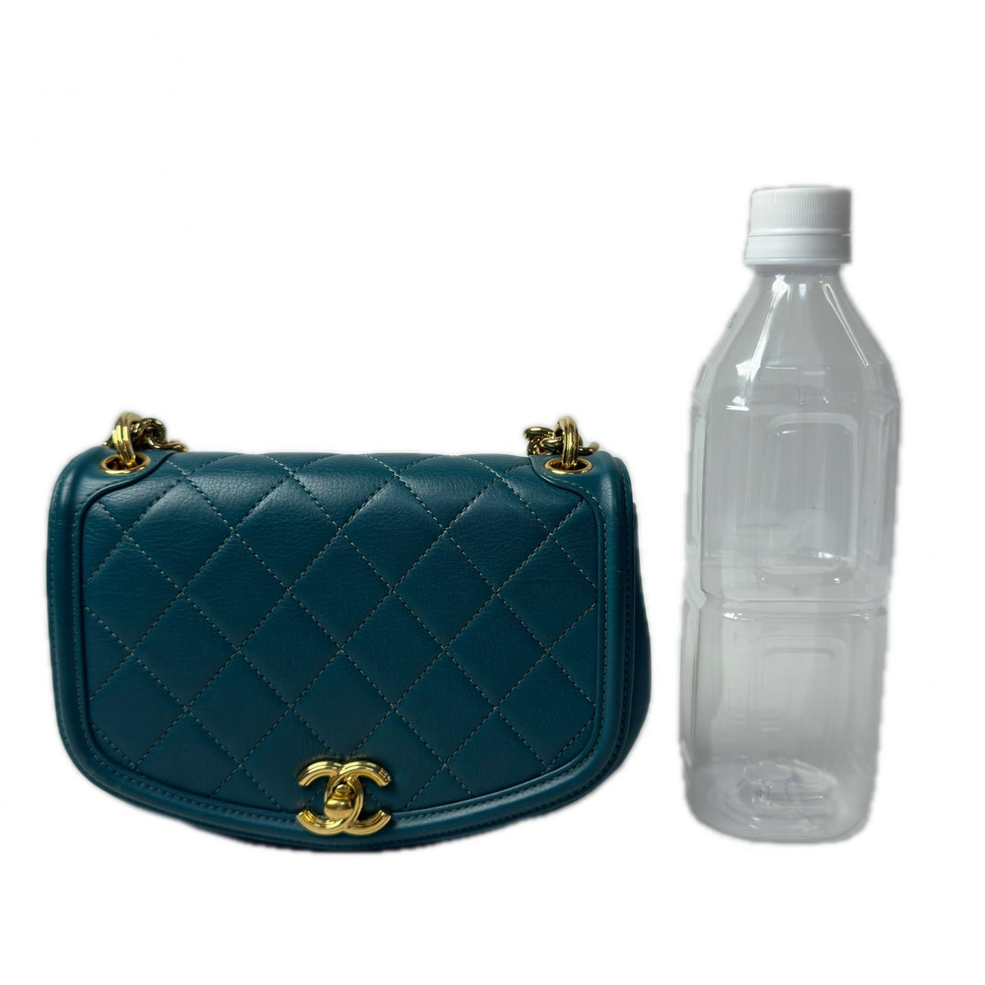 シャネル CHANEL マトラッセ チェーンショルダーバッグ 28番台 斜めがけ クロスボディ レディース
