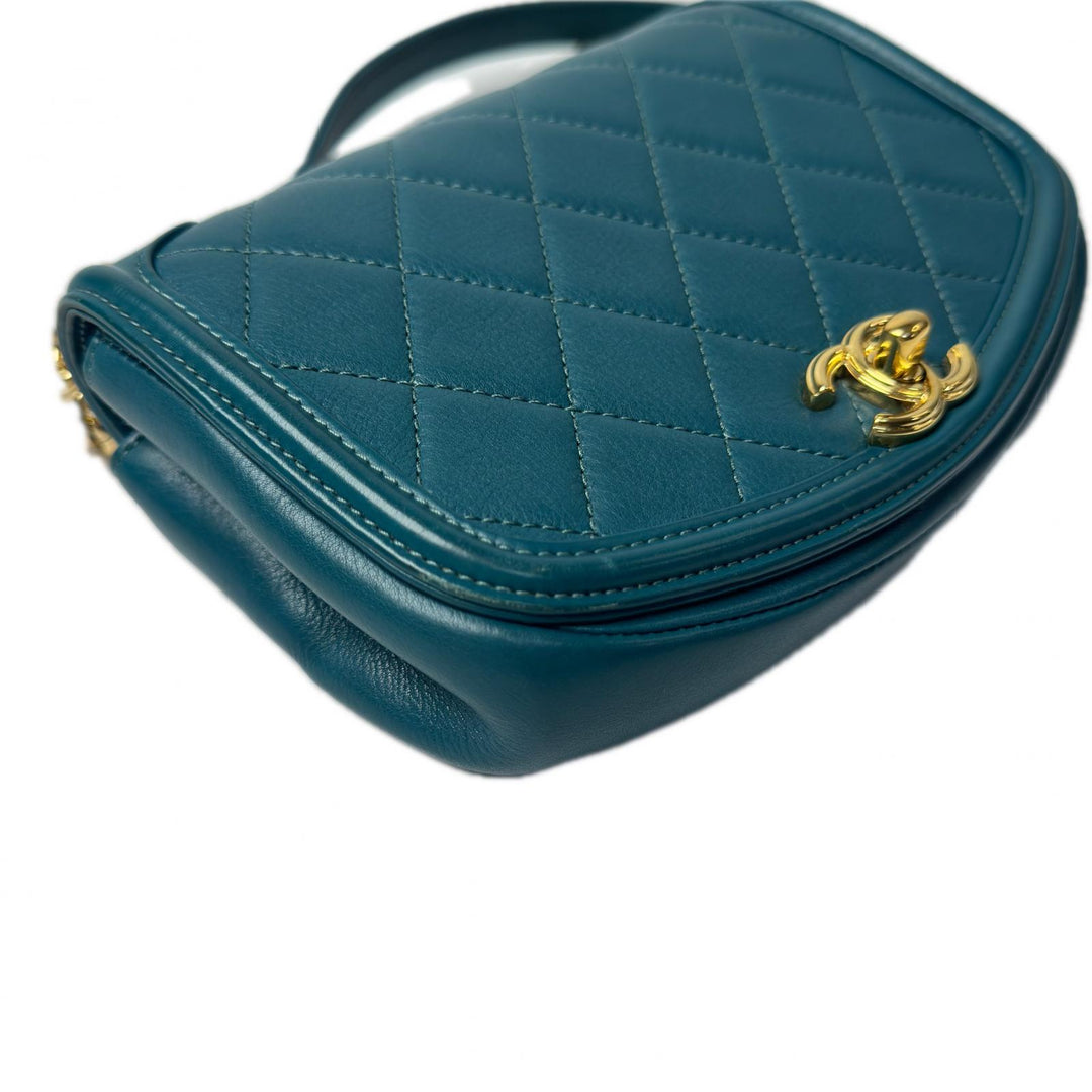 シャネル CHANEL マトラッセ チェーンショルダーバッグ 28番台 斜めがけ クロスボディ レディース