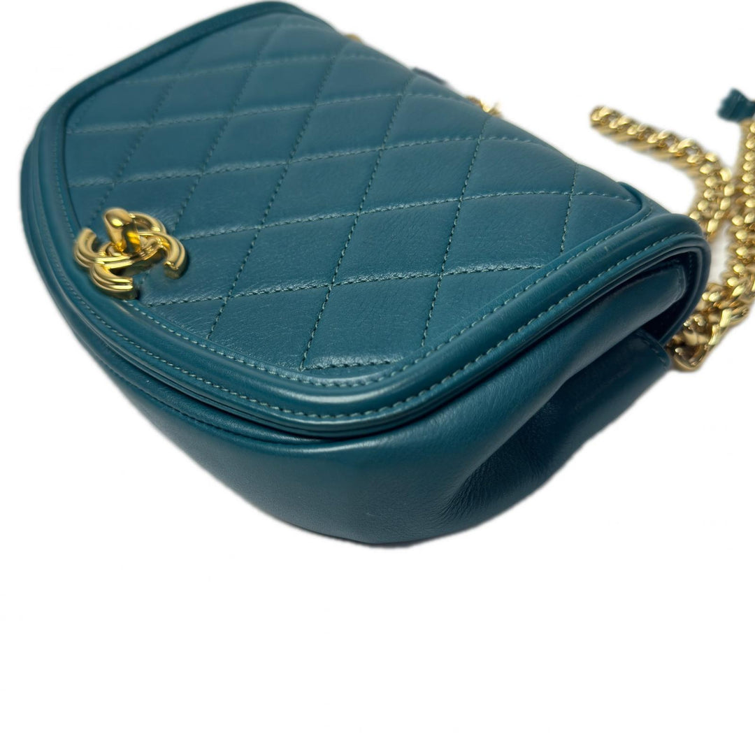 シャネル CHANEL マトラッセ チェーンショルダーバッグ 28番台 斜めがけ クロスボディ レディース