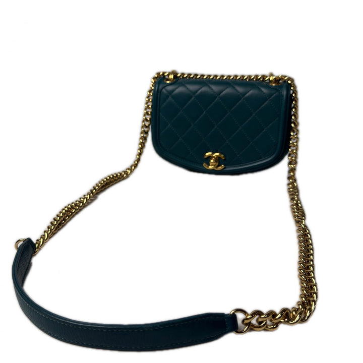 シャネル CHANEL マトラッセ チェーンショルダーバッグ 28番台 斜めがけ クロスボディ レディース