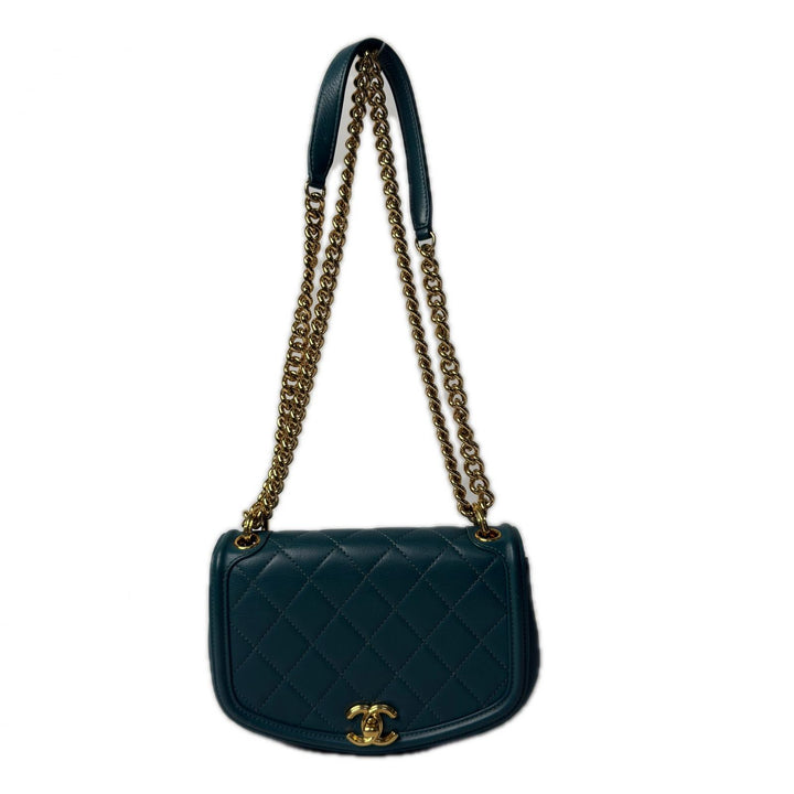 シャネル CHANEL マトラッセ チェーンショルダーバッグ 28番台 斜めがけ クロスボディ レディース