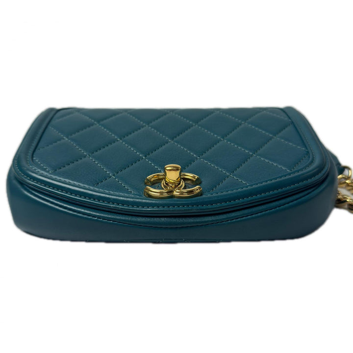 シャネル CHANEL マトラッセ チェーンショルダーバッグ 28番台 斜めがけ クロスボディ レディース