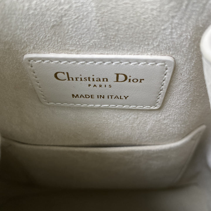 美品 ディオール dior セ ディオール CDエンボス DIOR ショルダーバッグ ハンドバッグ 2way 斜めがけ クロスボディ レディース