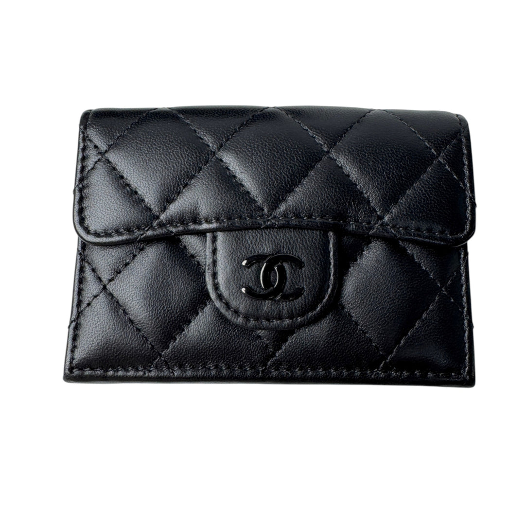 美品 シャネル CHANEL マトラッセ ココマーク コンパクトウォレット ソーブラック レディース