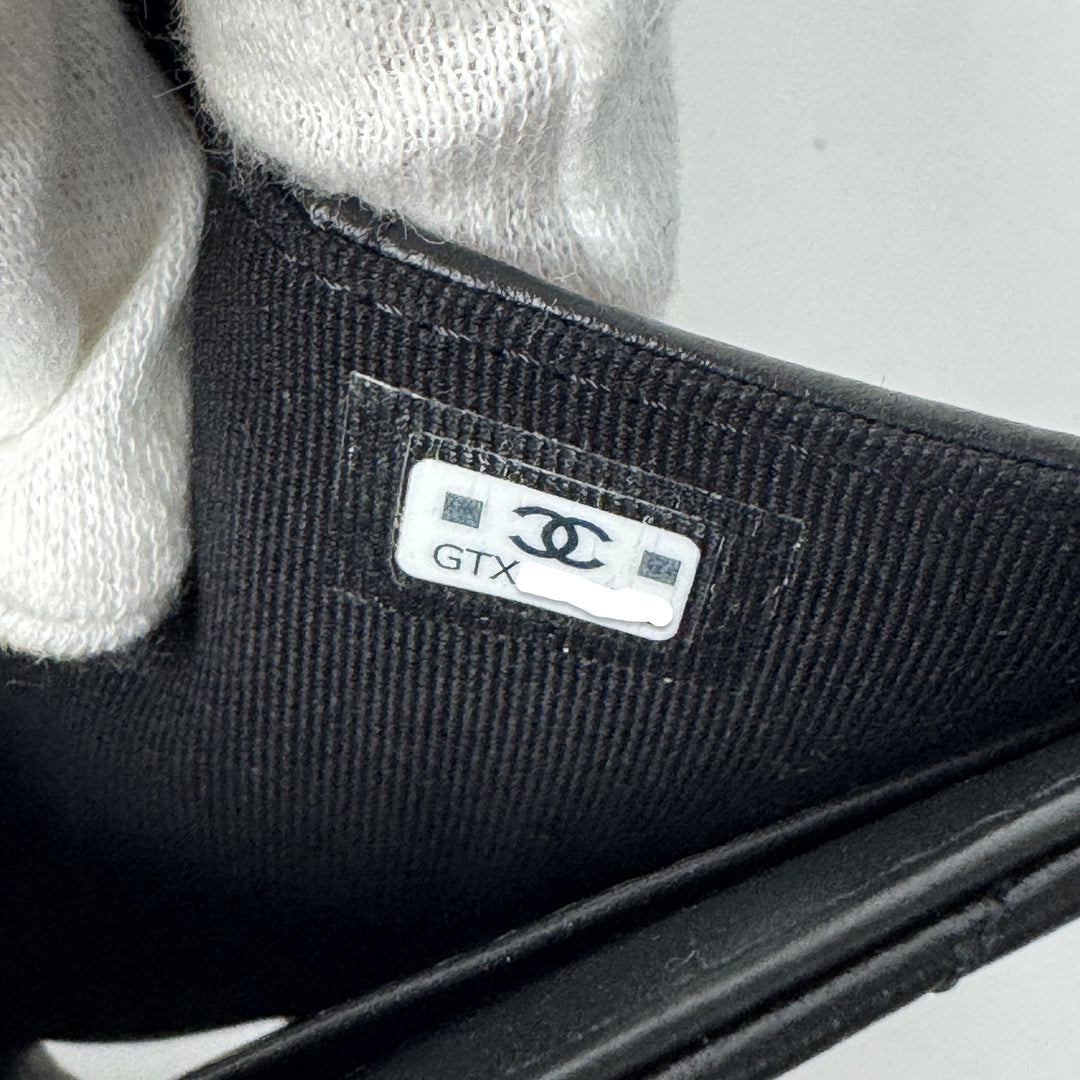 美品 シャネル CHANEL マトラッセ ココマーク コンパクトウォレット ソーブラック レディース