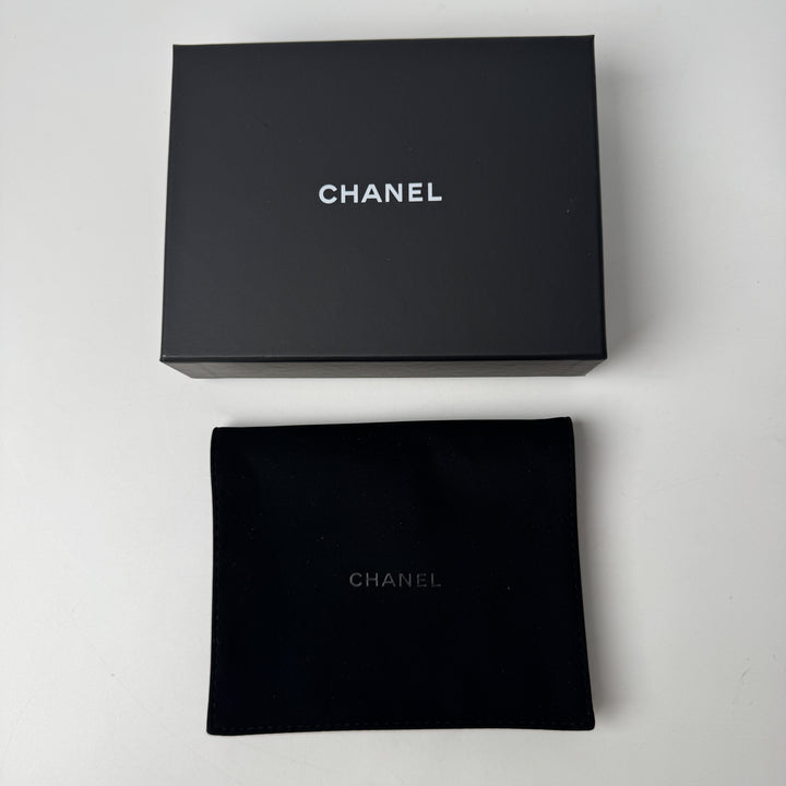 美品 シャネル CHANEL マトラッセ ココマーク コンパクトウォレット ソーブラック レディース