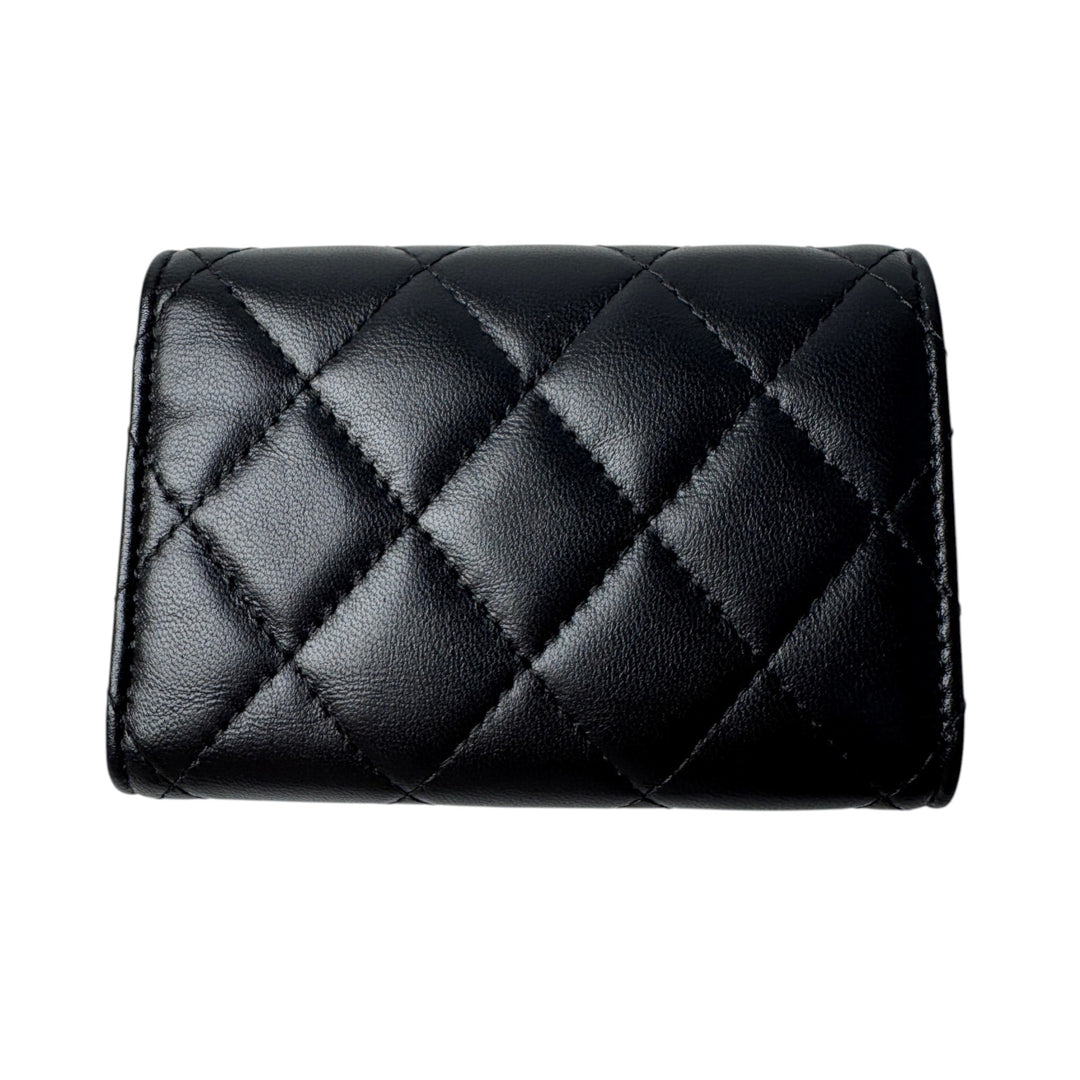 美品 シャネル CHANEL マトラッセ ココマーク コンパクトウォレット ソーブラック レディース