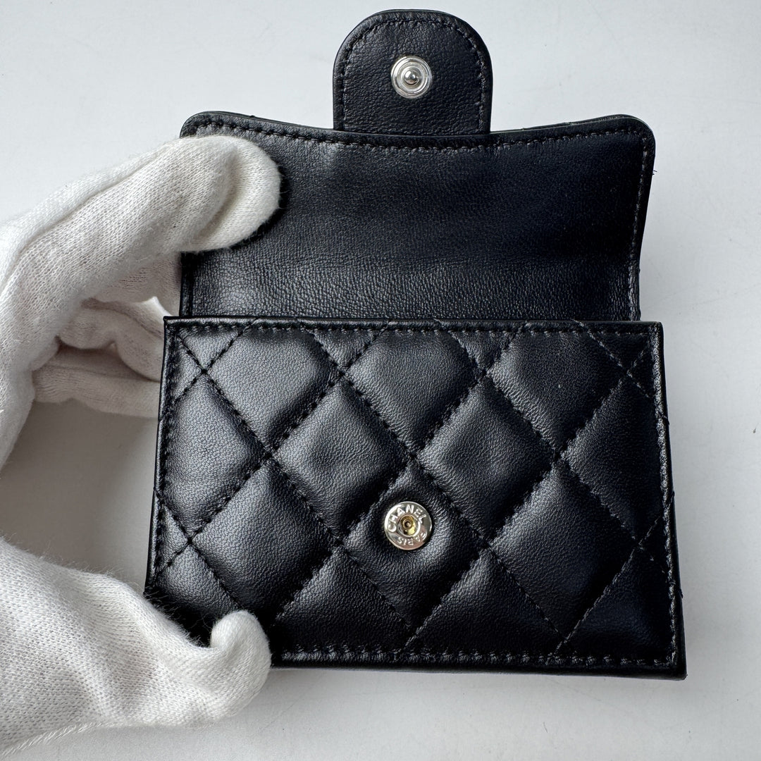 美品 シャネル CHANEL マトラッセ ココマーク コンパクトウォレット ソーブラック レディース