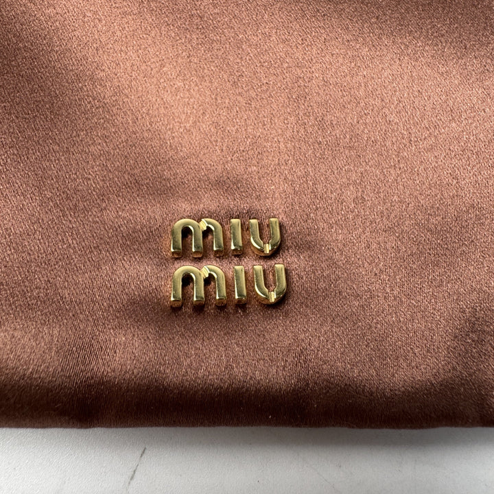 未使用 ミュウミュウ MIU MIU サテン 巾着 ドローストリング ポーチ レディース