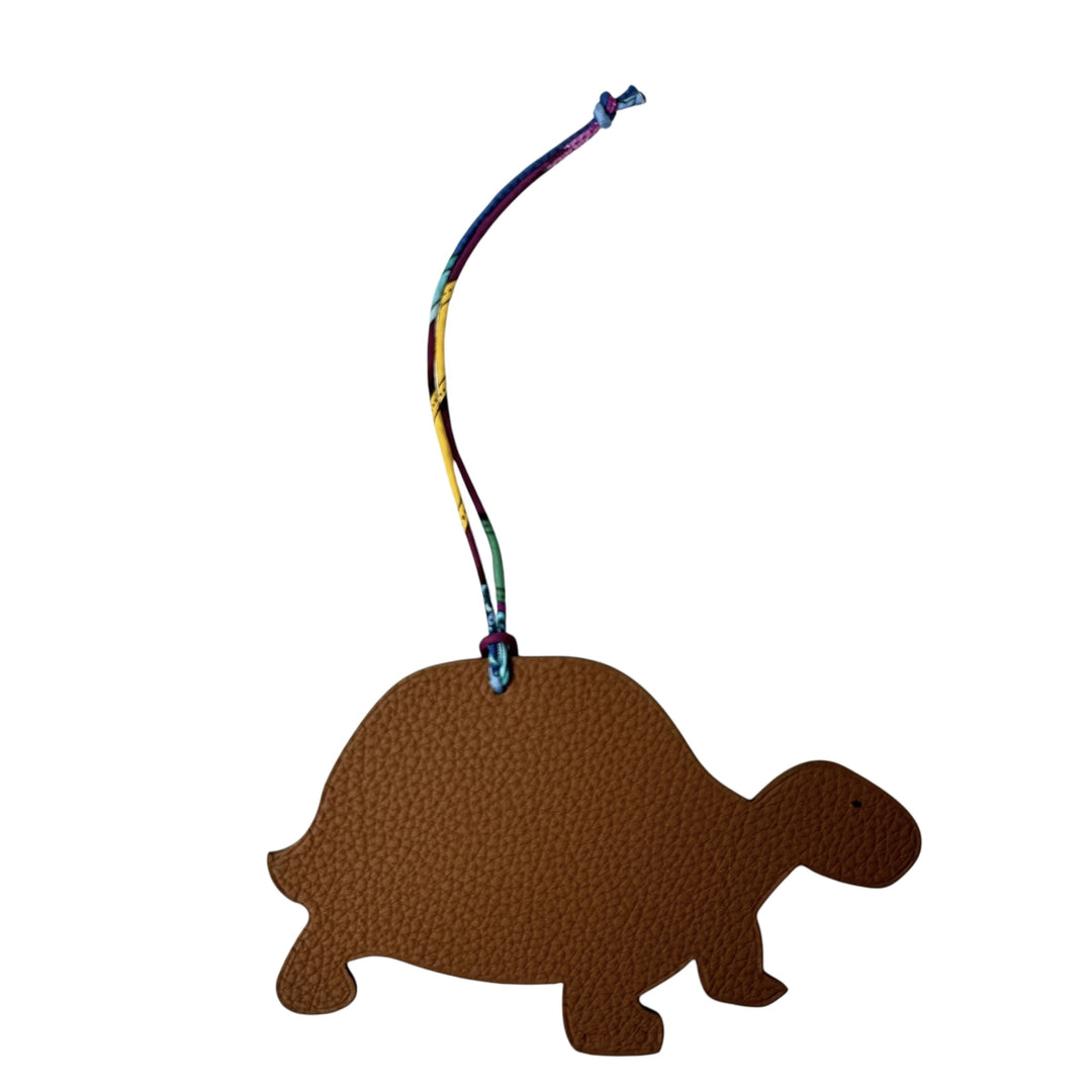 エルメス HERMES プティアッシュ カメ チャーム レディース