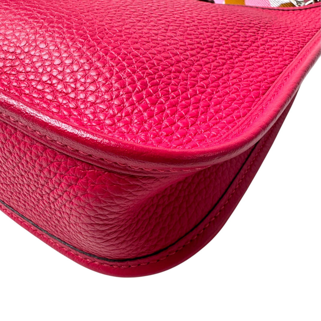 新品同様 エルメス HERMES エヴリン TPM アマゾン フランボワーズ フリッパーポール ショルダーバッグ 斜めがけ クロスボディ Z刻印 レディース