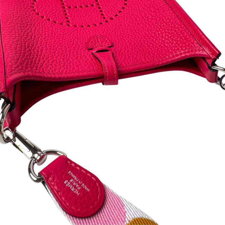 新品同様 エルメス HERMES エヴリン TPM アマゾン フランボワーズ フリッパーポール ショルダーバッグ 斜めがけ クロスボディ Z刻印 レディース