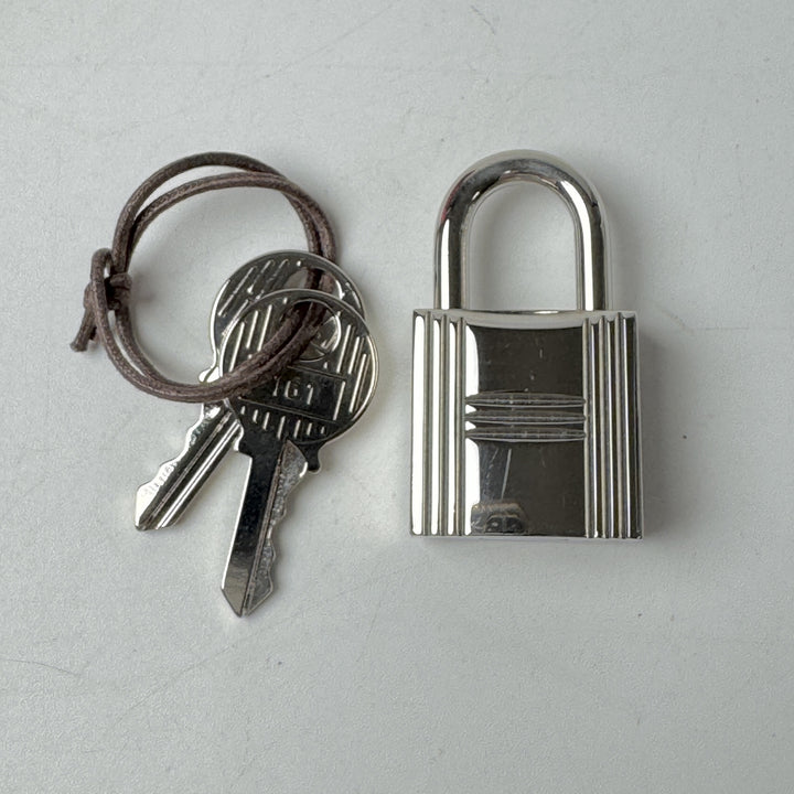 エルメス HERMES ピコタンロック MM シルバー金具 D刻印 #161 レディース