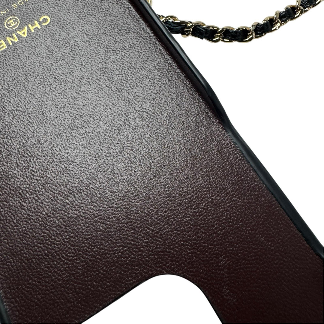 美品 シャネル CHANEL マトラッセ チェーンショルダー iPhone15Pro ケース AP3864 ランダム レディース