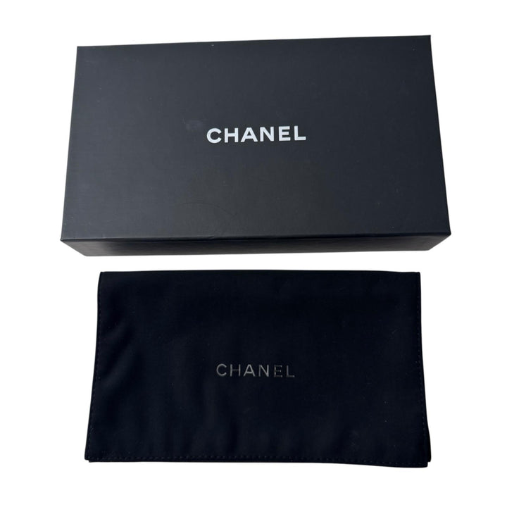 美品 シャネル CHANEL マトラッセ チェーンショルダー iPhone15Pro ケース AP3864 ランダム レディース