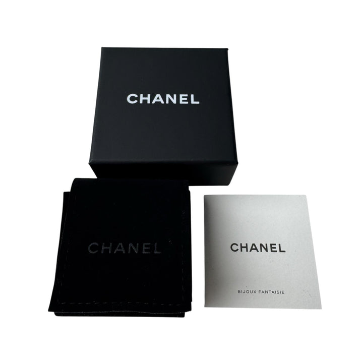 新品同様 シャネル CHANEL ピアス ココマーク ハート 黒 金 25年製 レディース