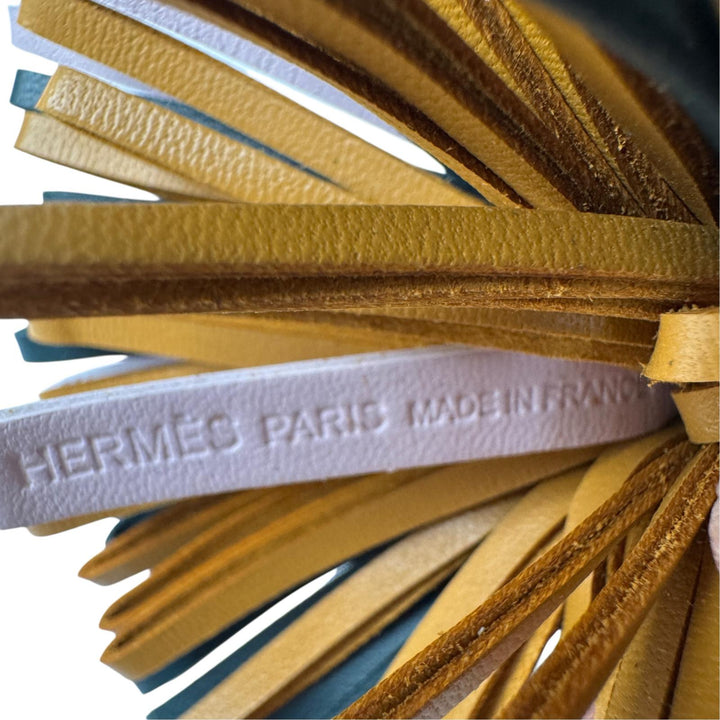 美品 エルメス HERMES カルメン トリコロール モーヴペール バッグチャーム W刻印 レディース