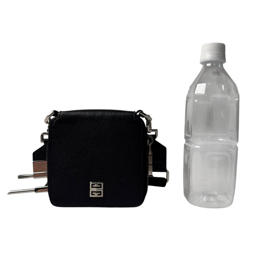 ジバンシィ Givenchy 4Gロゴ グレインレザー ショルダーストラップ付ウォレット 黒 斜めがけ クロスボディ メンズ