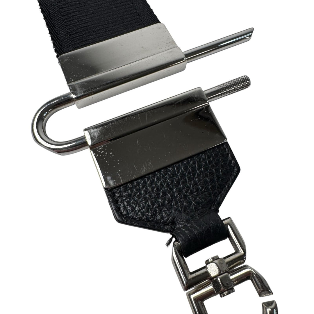 ジバンシィ Givenchy 4Gロゴ グレインレザー ショルダーストラップ付ウォレット 黒 斜めがけ クロスボディ メンズ