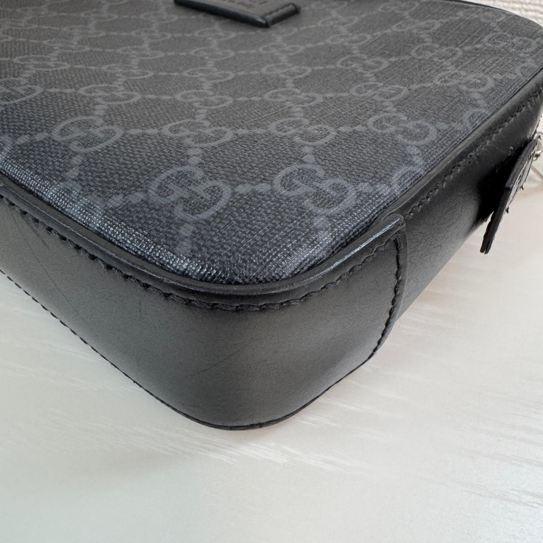 グッチ GUCCI GGスプリーム ポーチ セカンドバッグ クラッチバッグ 黒 ブラック 495562 メンズ