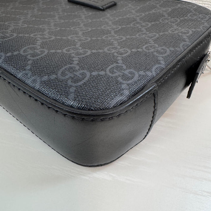 グッチ GUCCI GGスプリーム ポーチ セカンドバッグ クラッチバッグ 黒 ブラック 495562 メンズ
