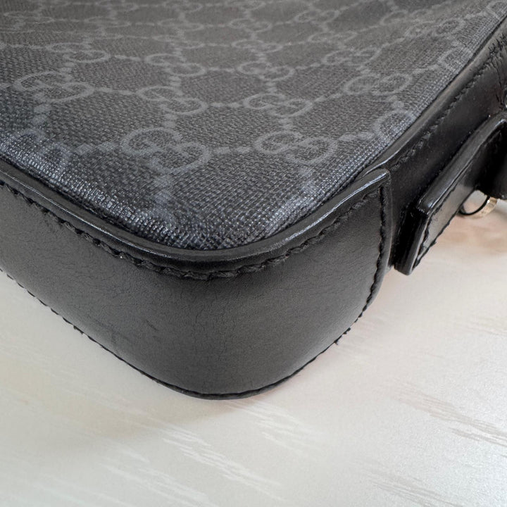 グッチ GUCCI GGスプリーム ポーチ セカンドバッグ クラッチバッグ 黒 ブラック 495562 メンズ